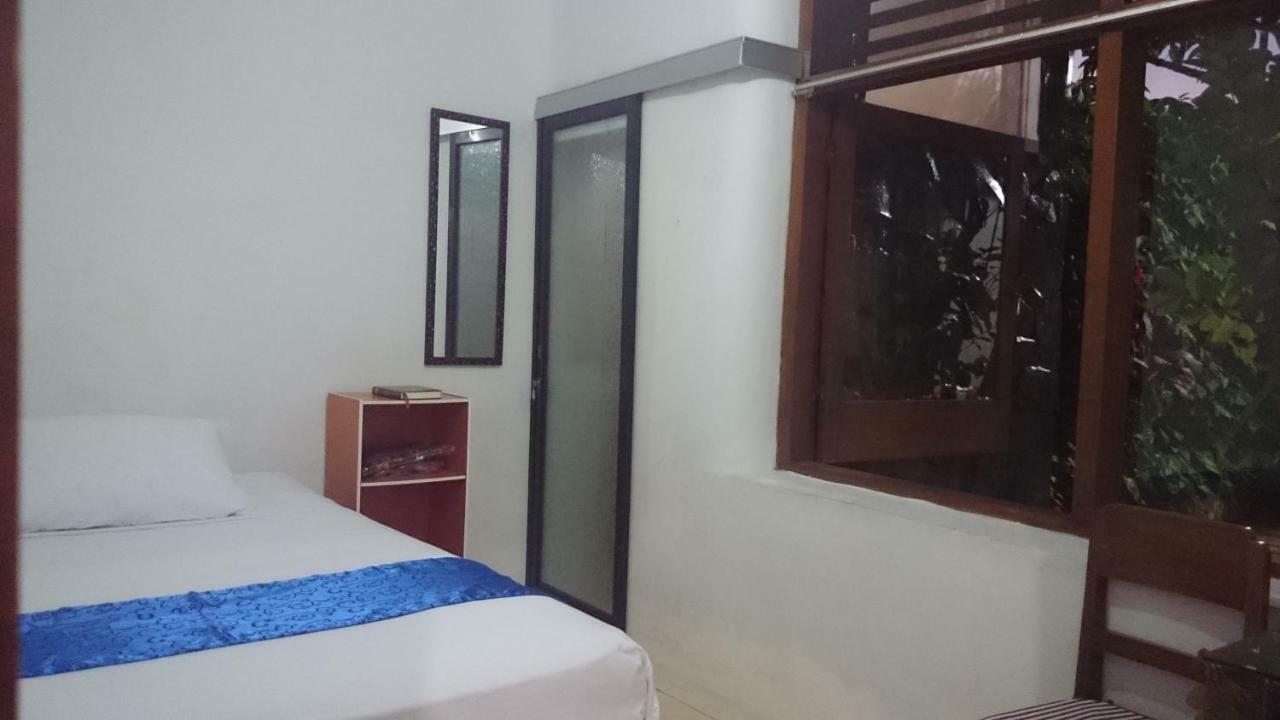 Isro Guesthouse Syariah Kepanjen 外观 照片